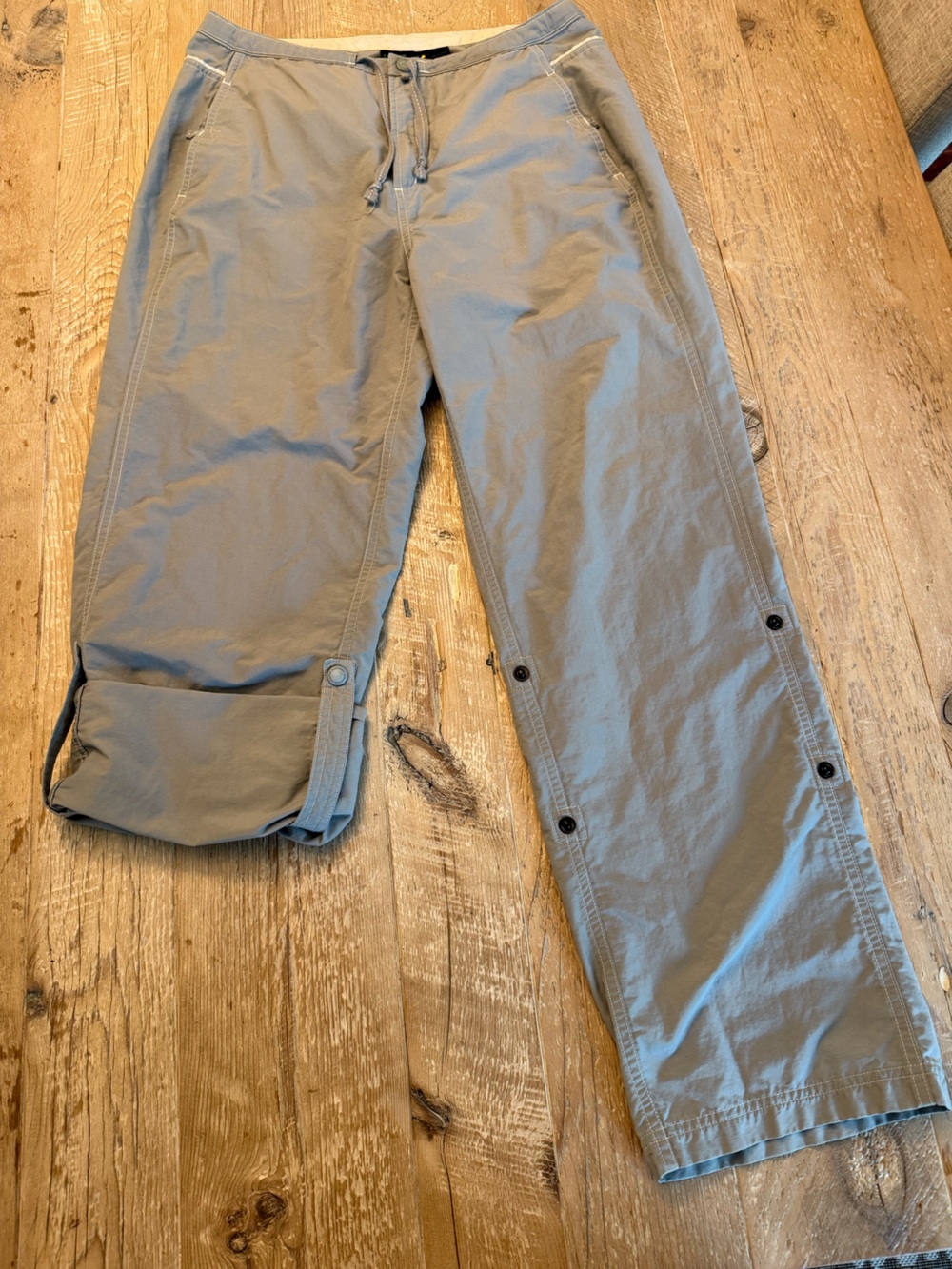 Eastern Mountain Sports Convertible Cargo Pants in Light Gray 10
